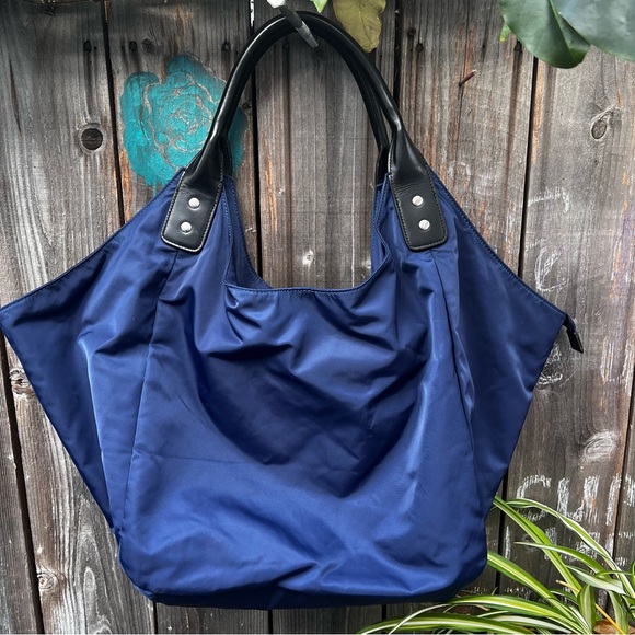 Ellington Lrg Nylon Tote - Picture 1 of 6